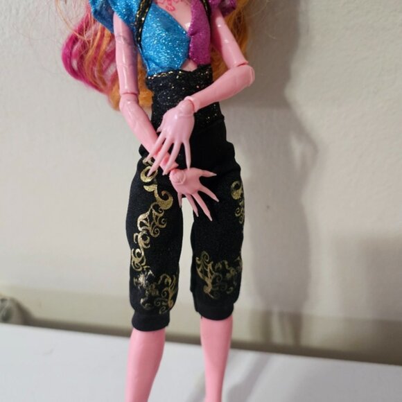 Monster High Gigi Grant Doll 13 Wishes - Picture 4 of 8
